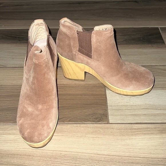 Dr. Scholl’s Wild About Water Resistant Platform Clog Chelsea Booties, Size 9.5 - Picture 2 of 9